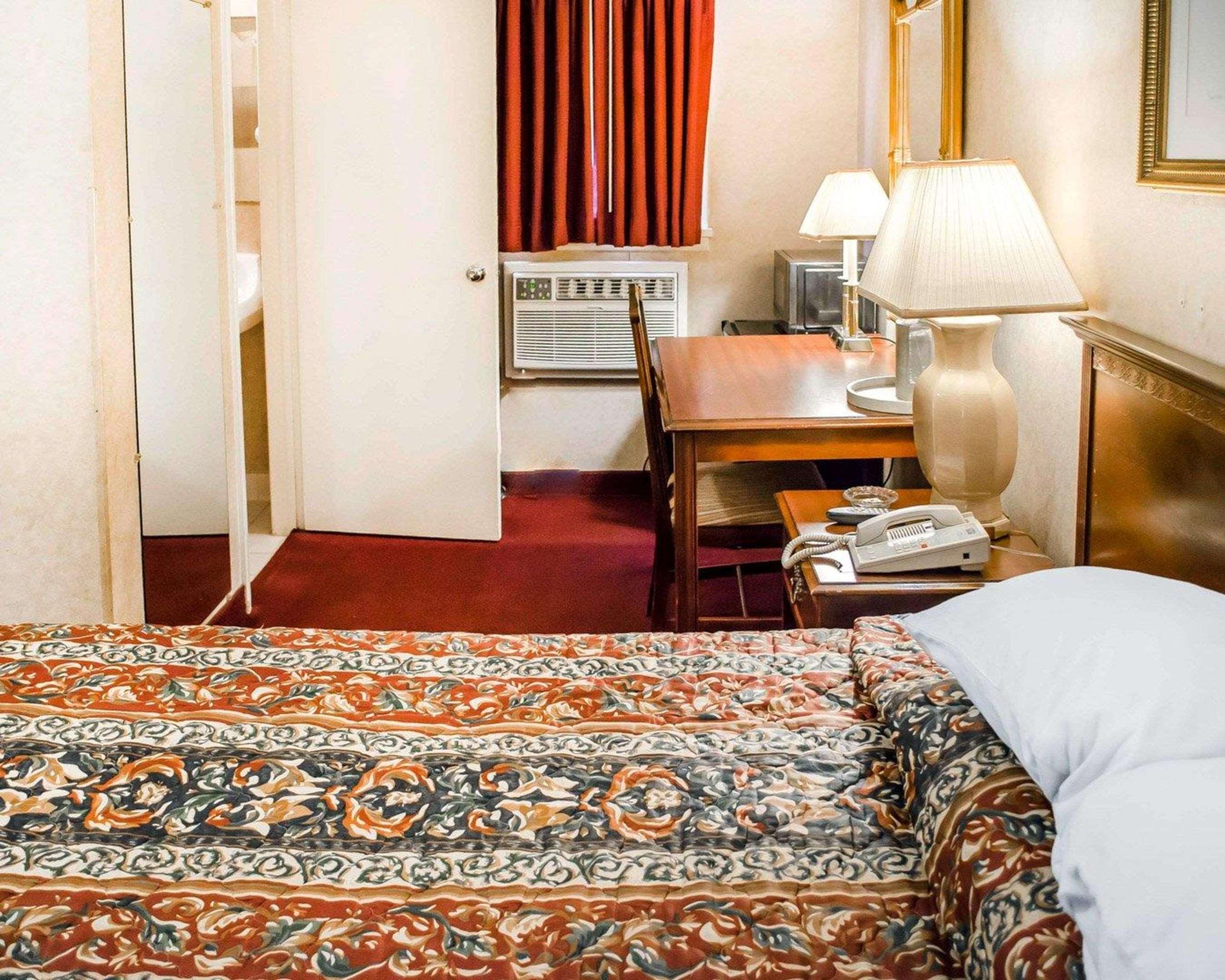 Rodeway Inn Dillsburg Buitenkant foto