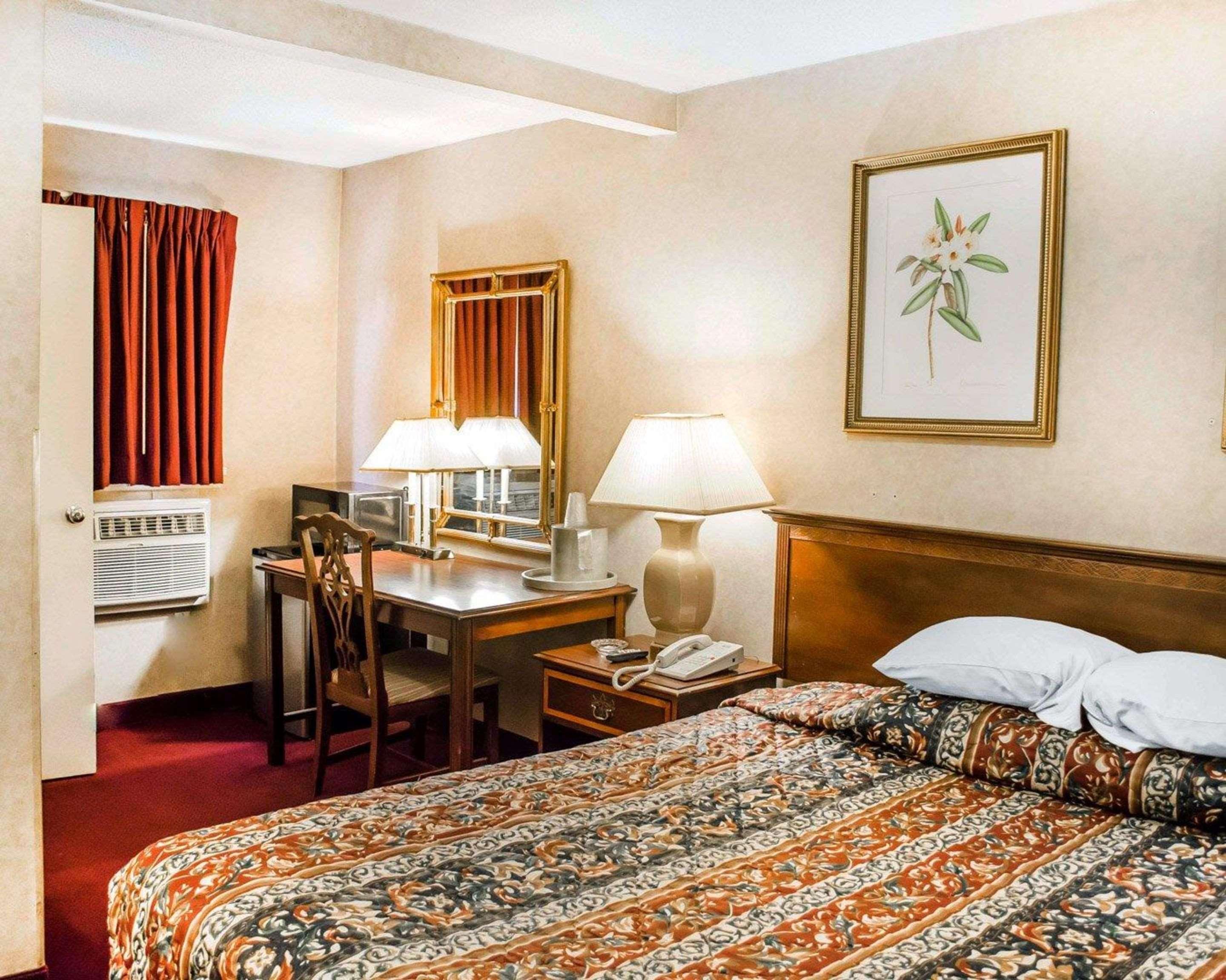 Rodeway Inn Dillsburg Buitenkant foto