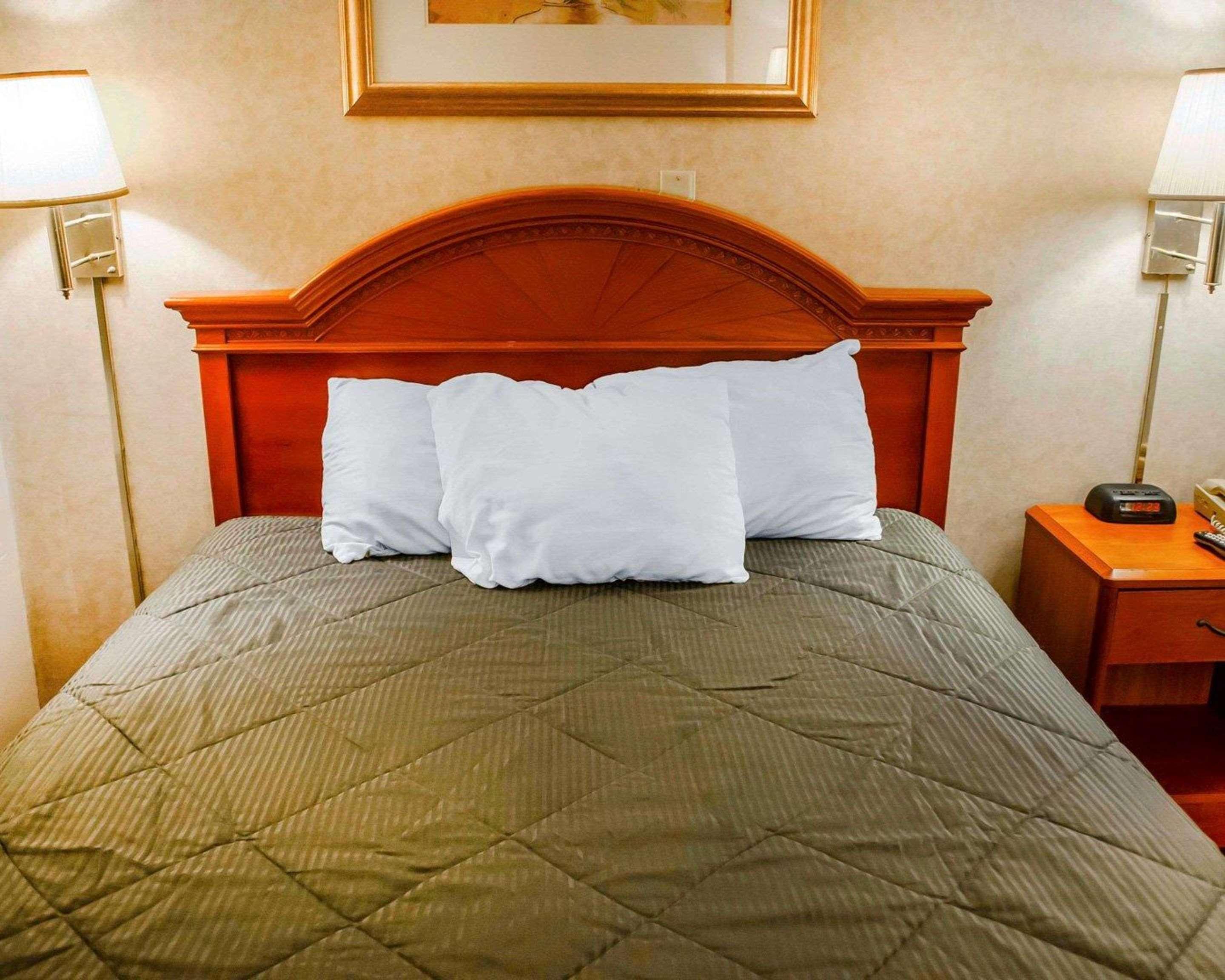 Rodeway Inn Dillsburg Buitenkant foto