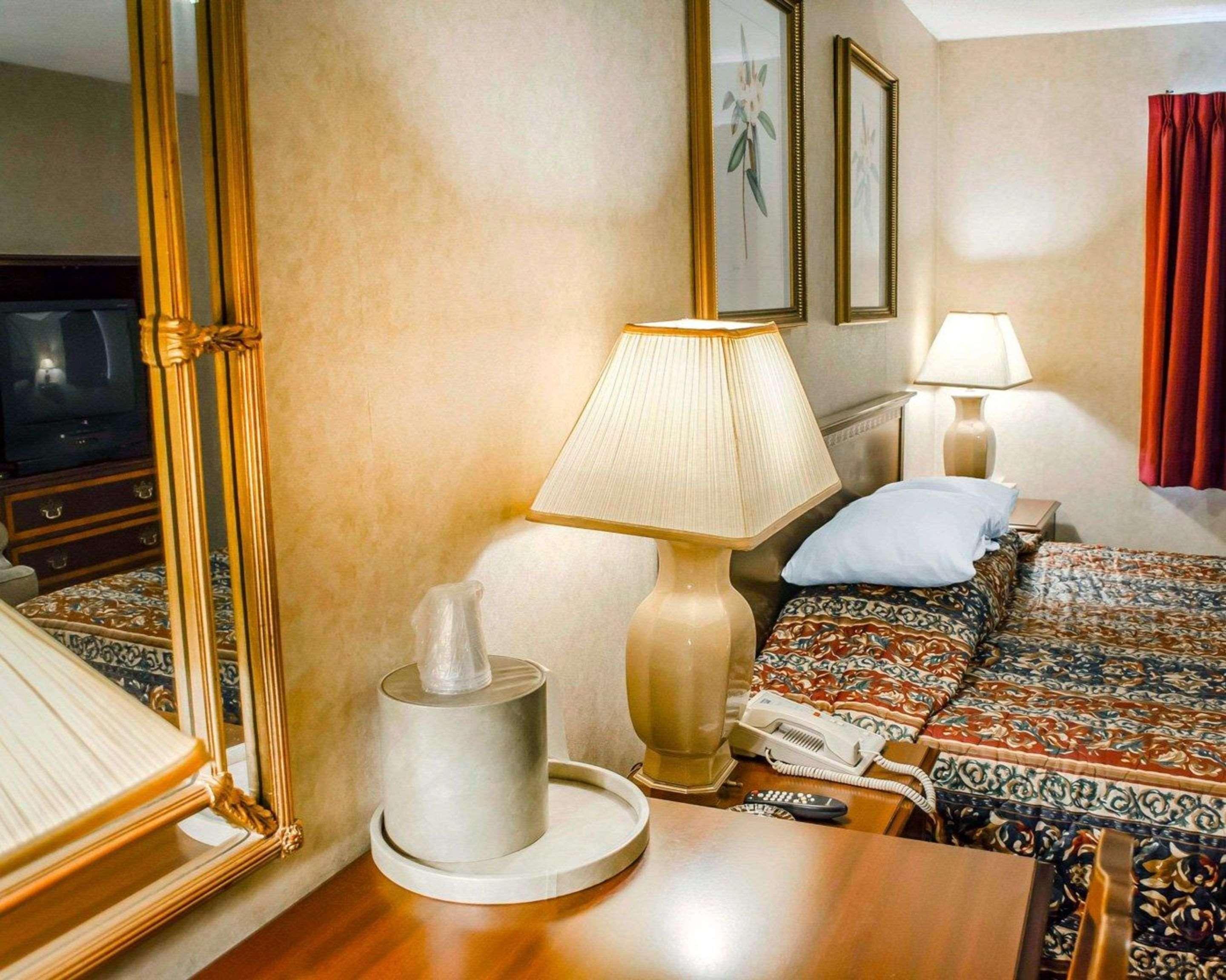 Rodeway Inn Dillsburg Buitenkant foto