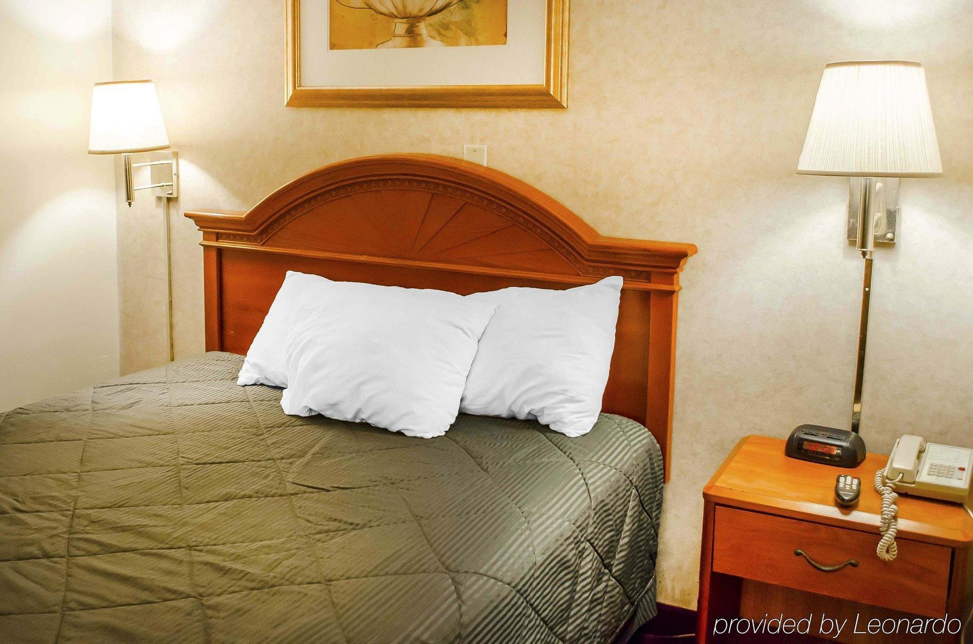 Rodeway Inn Dillsburg Buitenkant foto