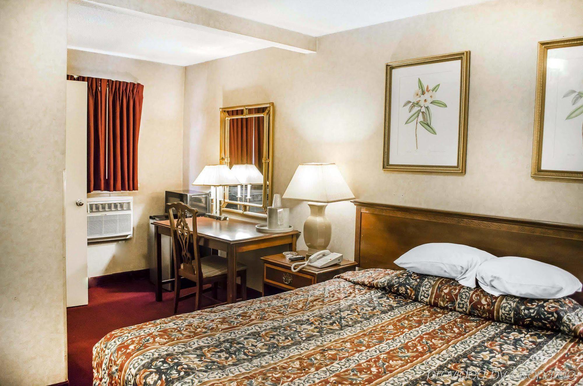 Rodeway Inn Dillsburg Buitenkant foto