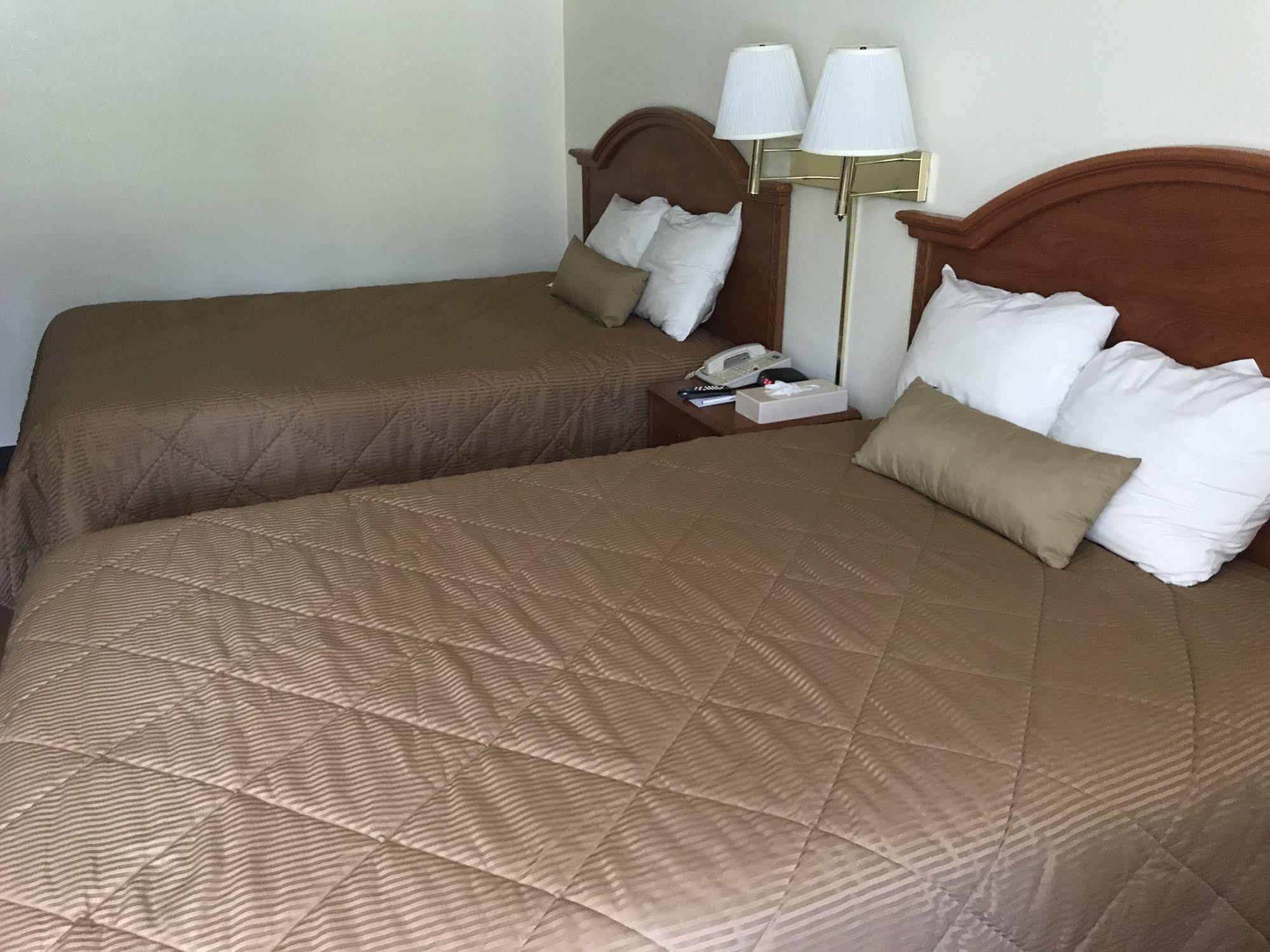 Rodeway Inn Dillsburg Buitenkant foto