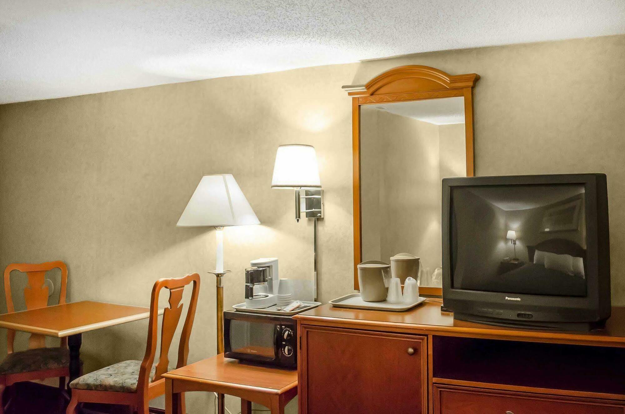 Rodeway Inn Dillsburg Buitenkant foto
