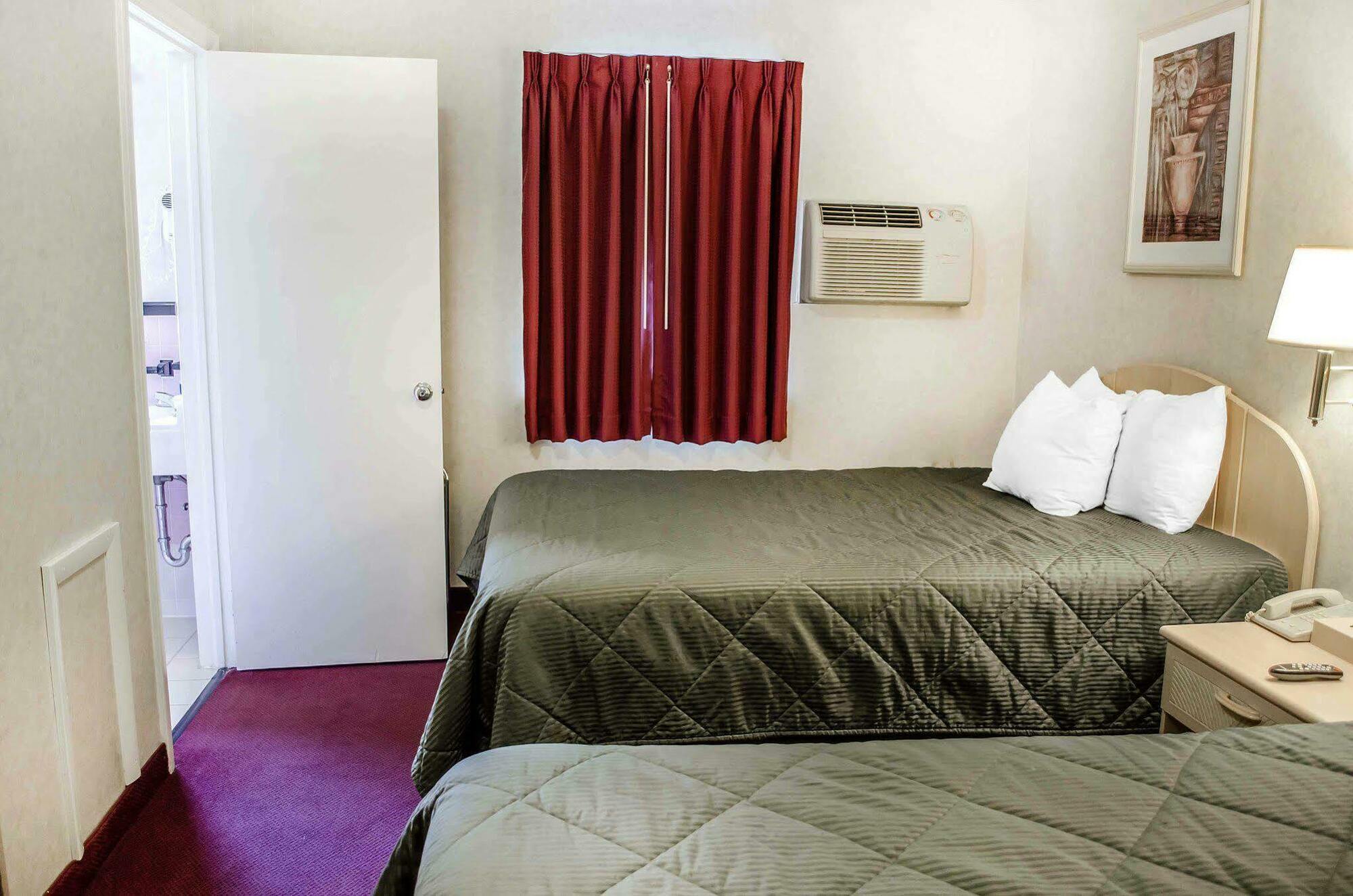 Rodeway Inn Dillsburg Buitenkant foto